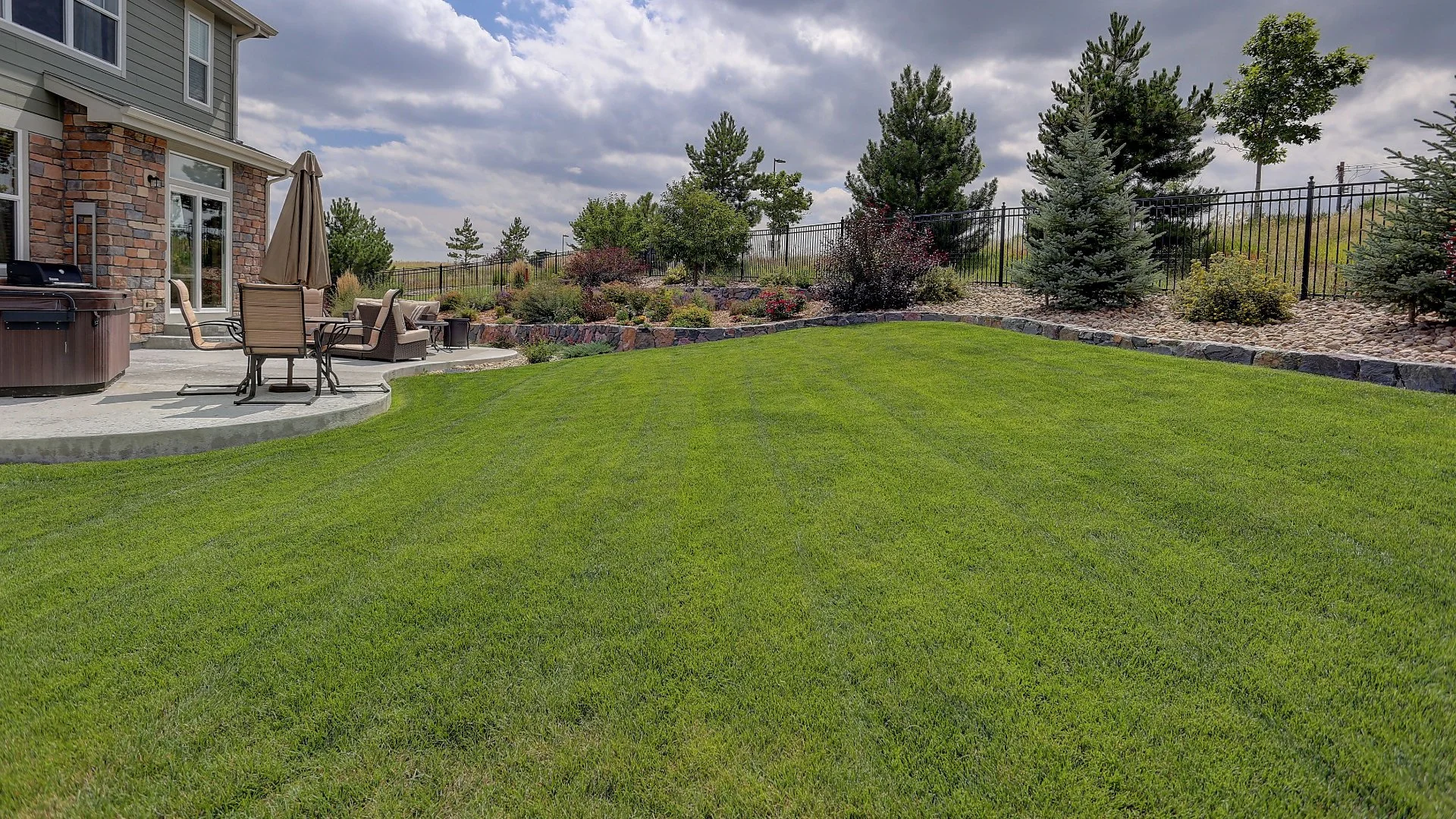 Don’t Fertilize Your Lawn When It’s Too Cold!